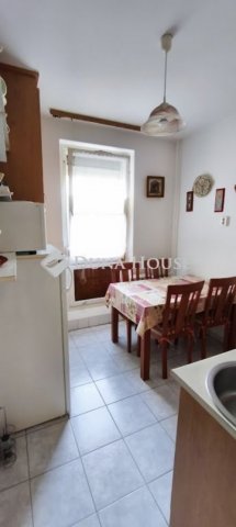 Eladó panellakás, Pécsett 54 M Ft, 3 szobás