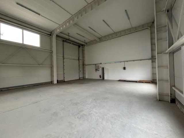 Eladó ipari ingatlan, Tiszaújvárosban 175 M Ft