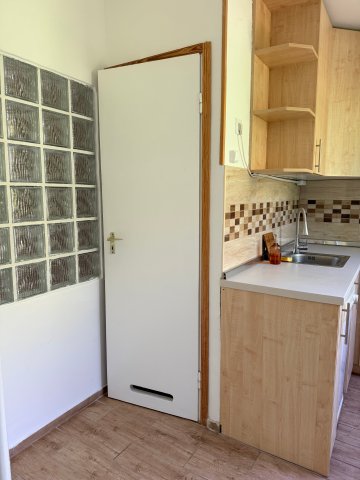 Kiadó panellakás, albérlet, III. kerületben, Váradi utcában