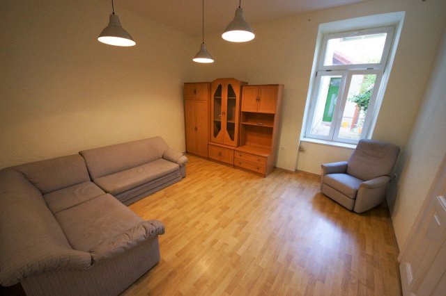 Eladó téglalakás, Székesfehérvárott, Ady Endre utcában