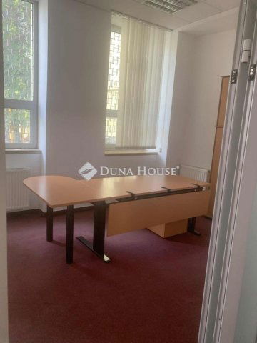 Kiadó üzlethelyiség, Szekszárdon 2533 E Ft / hó