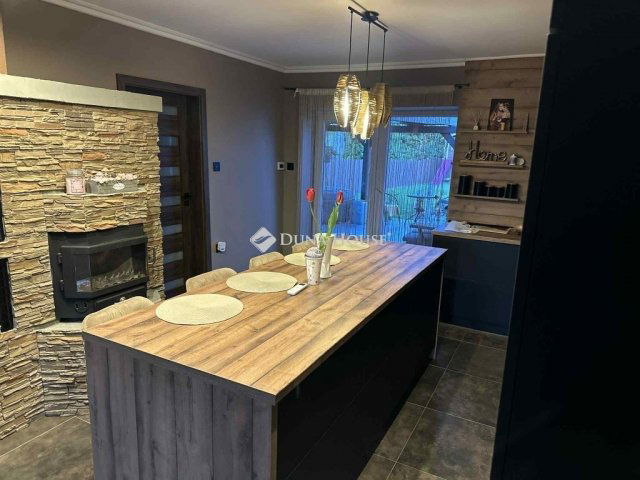 Eladó családi ház, Albertirsán 95 M Ft, 6 szobás