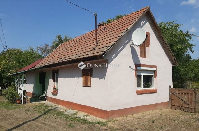 Eladó családi ház, Kecskeméten 22.7 M Ft, 2 szobás