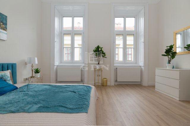 Eladó téglalakás, Budapesten, V. kerületben 149.9 M Ft