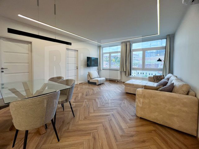 Kiadó téglalakás, albérlet, Budapesten, I. kerületben, 3 szobás