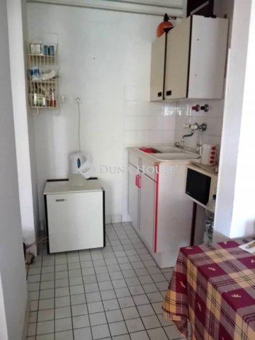 Eladó téglalakás, Dombóváron 17 M Ft, 1 szobás