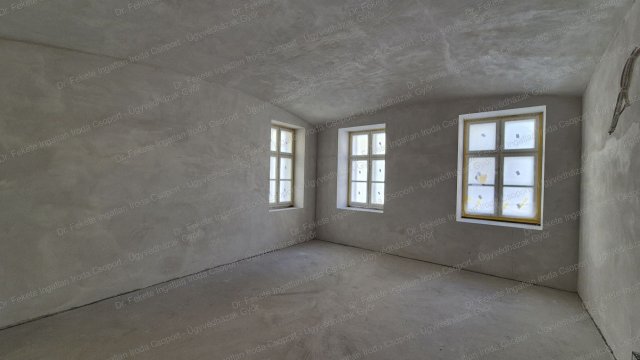 Eladó iroda, Győrött 61.6 M Ft, 2 szobás / költözzbe.hu