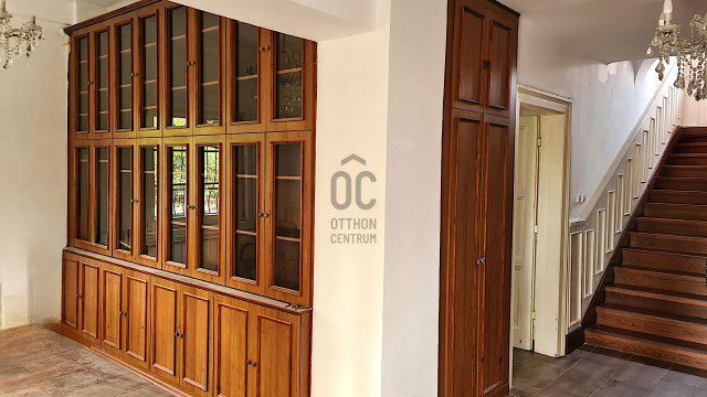 Eladó családi ház, Szentendrén 360 M Ft, 6 szobás