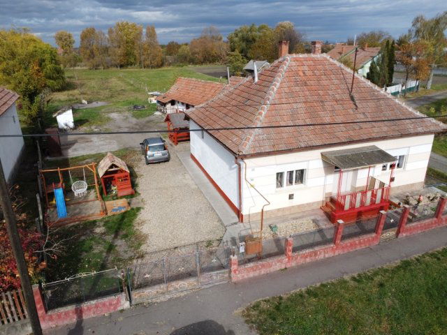 Eladó családi ház, Átányon 14.8 M Ft, 3 szobás