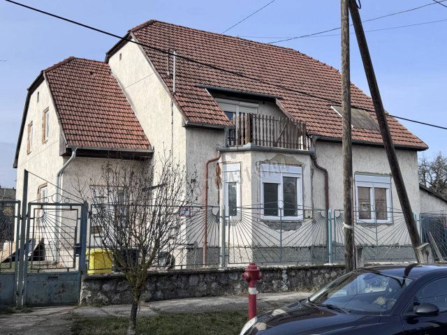 Eladó családi ház, Egerben 89 M Ft, 5+1 szobás