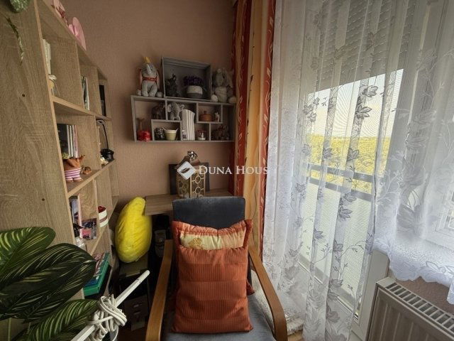 Eladó panellakás, Nyergesújfaluban 44.9 M Ft, 3 szobás