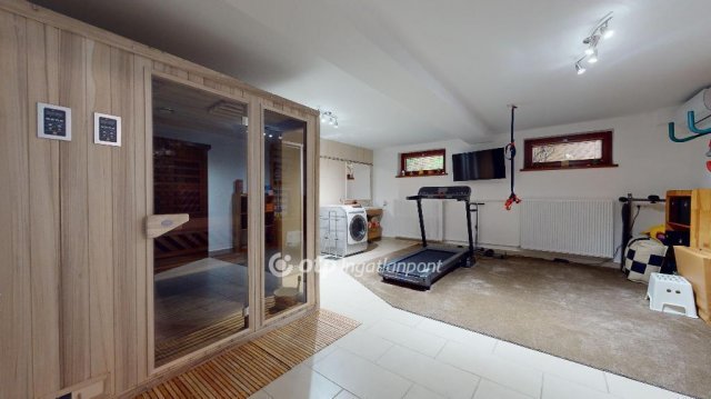 Eladó családi ház, Egerben 440 M Ft, 5 szobás