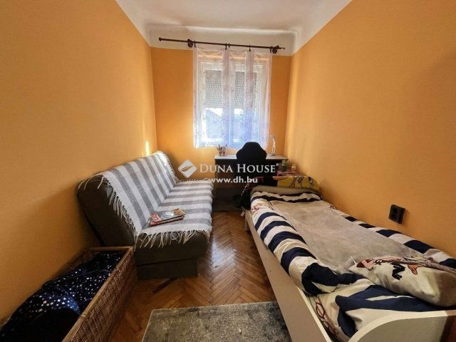 Eladó családi ház, Kecskeméten 32.5 M Ft, 2+1 szobás