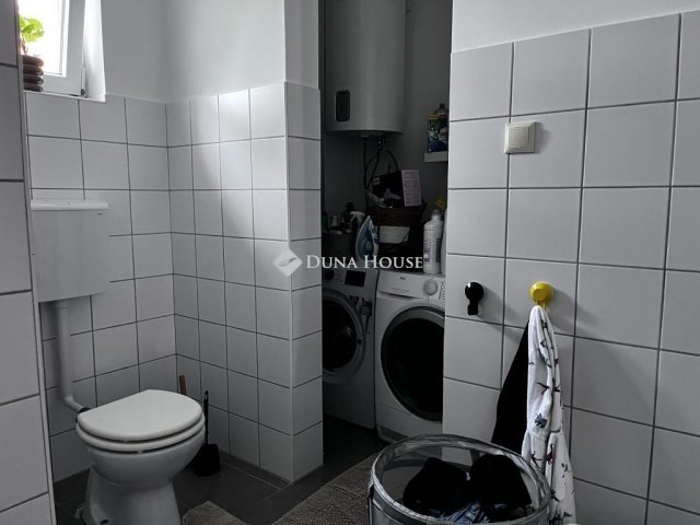 Eladó családi ház, Pilisen 89.5 M Ft, 4 szobás