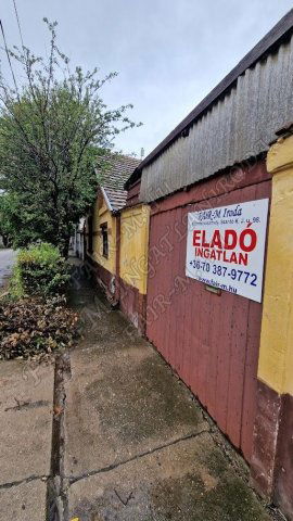 Eladó családi ház, Hódmezővásárhelyen 19 M Ft, 2 szobás