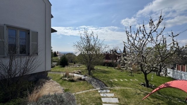 Eladó családi ház, Szentendrén 238 M Ft, 3 szobás