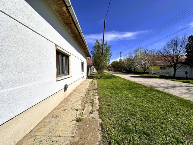 Eladó családi ház, Nagybánhegyesen 8.99 M Ft, 3 szobás