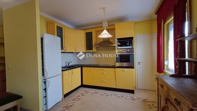 Eladó téglalakás, Kecskeméten 75 M Ft, 2 szobás