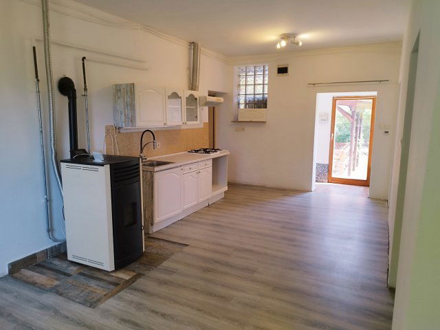 Eladó sorház, Nagykőrösön 26.9 M Ft, 2 szobás