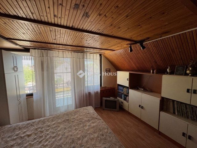 Eladó családi ház, Kecskeméten 99 M Ft, 8 szobás