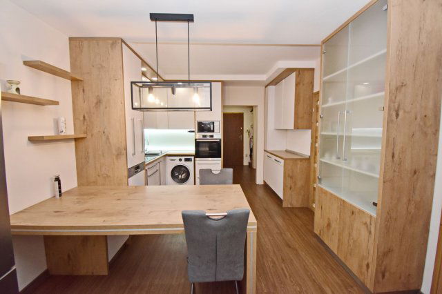 Kiadó panellakás, albérlet, Debrecenben 270 E Ft / hó, 3 szobás