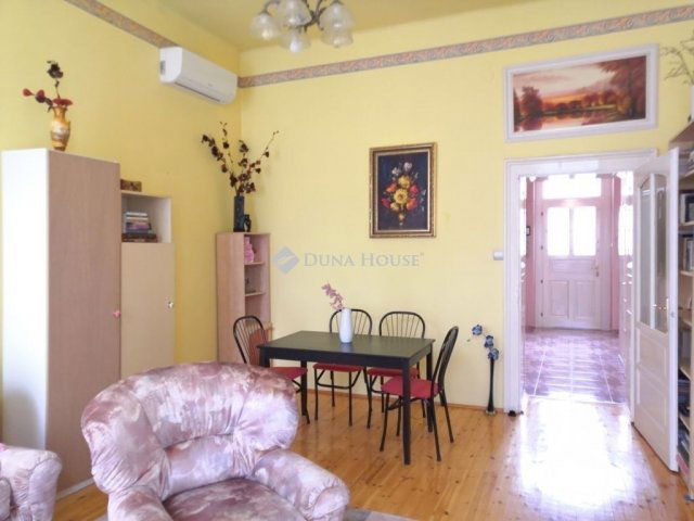 Eladó téglalakás, Budapesten, VI. kerületben 135 M Ft, 3 szobás