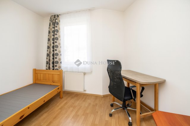 Eladó téglalakás, Debrecenben 64.9 M Ft, 3 szobás