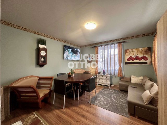 Eladó családi ház, Törtelen 16.5 M Ft, 2 szobás