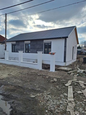 Eladó családi ház, Szolnokon, Bimbó utcában 79.9 M Ft, 3 szobás