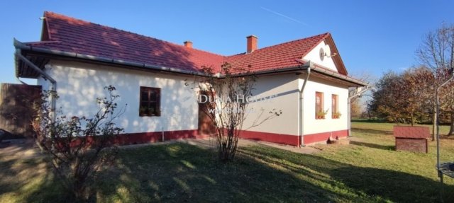 Eladó családi ház, Cegléden 85 M Ft, 3 szobás