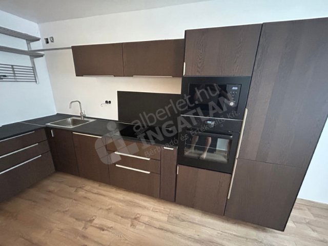 Kiadó téglalakás, albérlet, VII. kerületben, Péterfy Sándor utcában