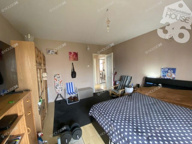 Eladó panellakás, Kecskeméten 44.9 M Ft, 3 szobás