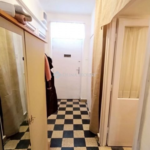 Eladó téglalakás, Szegeden 49.9 M Ft, 2 szobás