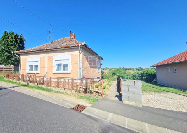 Eladó családi ház, Zalaegerszegen 27.9 M Ft, 2 szobás