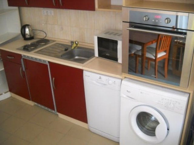 Kiadó családi ház, albérlet, Pécsett, János utcában, 1 szobás