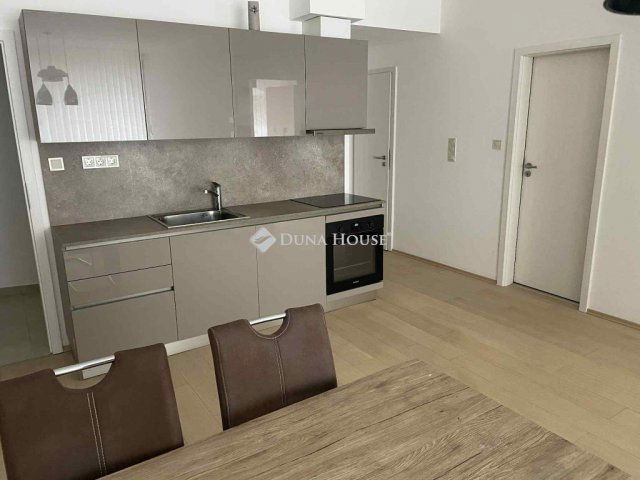 Kiadó téglalakás, albérlet, Szegeden, Bakay Nándor utcában
