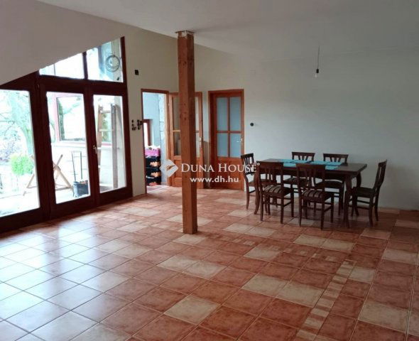 Eladó téglalakás, Gyálon 99.9 M Ft, 5 szobás