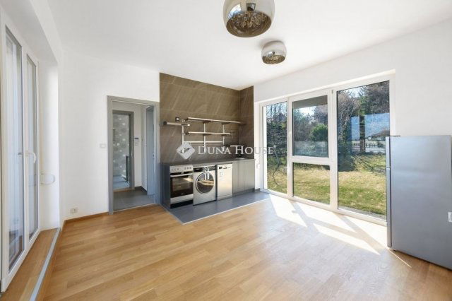 Eladó családi ház, Budapesten, II. kerületben 903.21 M Ft