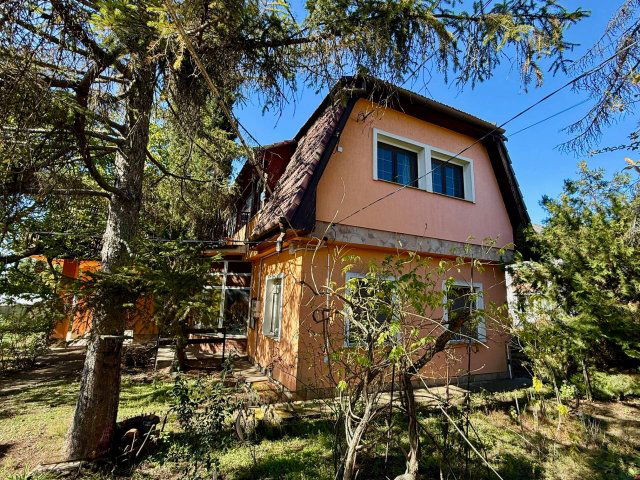 Eladó családi ház, Dunakeszin 144.9 M Ft, 3+4 szobás