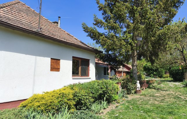 Eladó családi ház, Újiregen 31.5 M Ft, 5 szobás