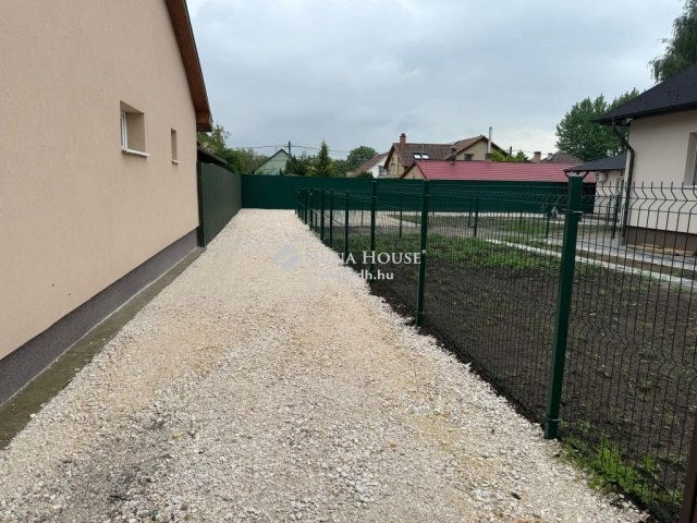 Eladó téglalakás, Vecsésen 76.5 M Ft, 4 szobás