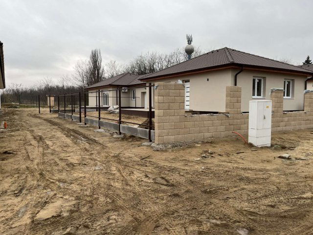 Eladó ikerház, Nyíregyházán 75 M Ft, 3 szobás