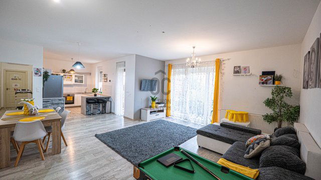 Eladó családi ház, Szekszárdon 129.9 M Ft, 5 szobás