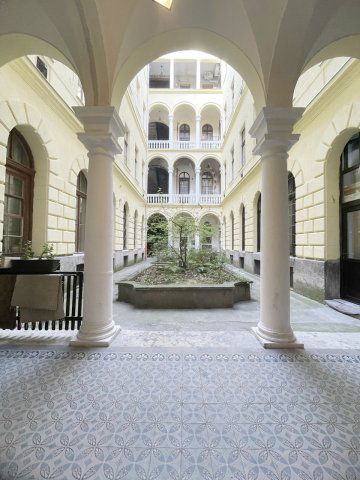 Eladó téglalakás, Budapesten, VI. kerületben 109 M Ft, 4 szobás