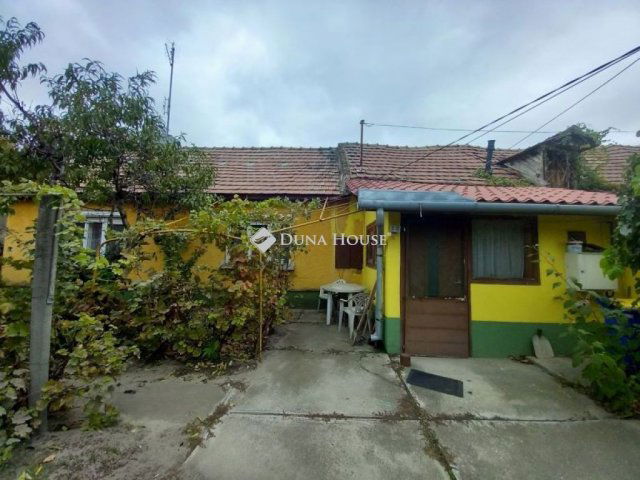 Eladó családi ház, Kecskeméten 25 M Ft, 2 szobás