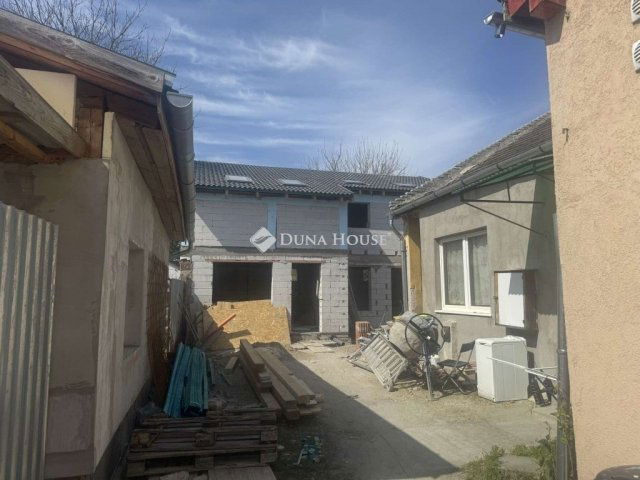 Eladó családi ház, Budapesten, XX. kerületben 44.9 M Ft