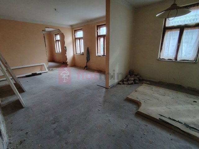 Eladó téglalakás, Pécsett 45 M Ft, 5 szobás