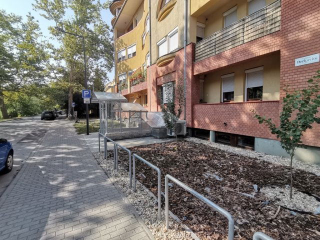 Kiadó ipari ingatlan, Békéscsabán 180 E Ft / hó