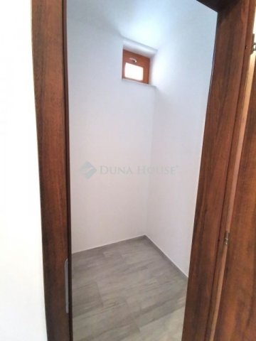 Eladó téglalakás, Budakeszin 96.6 M Ft, 3 szobás