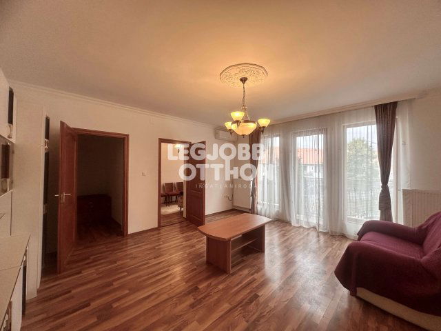 Kiadó téglalakás, albérlet, Cegléden 180 E Ft / hó, 1 szobás
